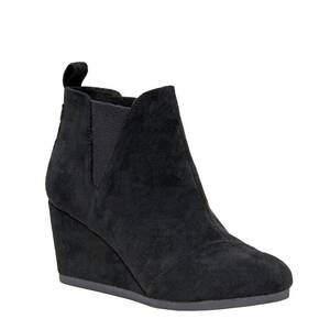 NEW DUNES women's zoey wedge bootie in black